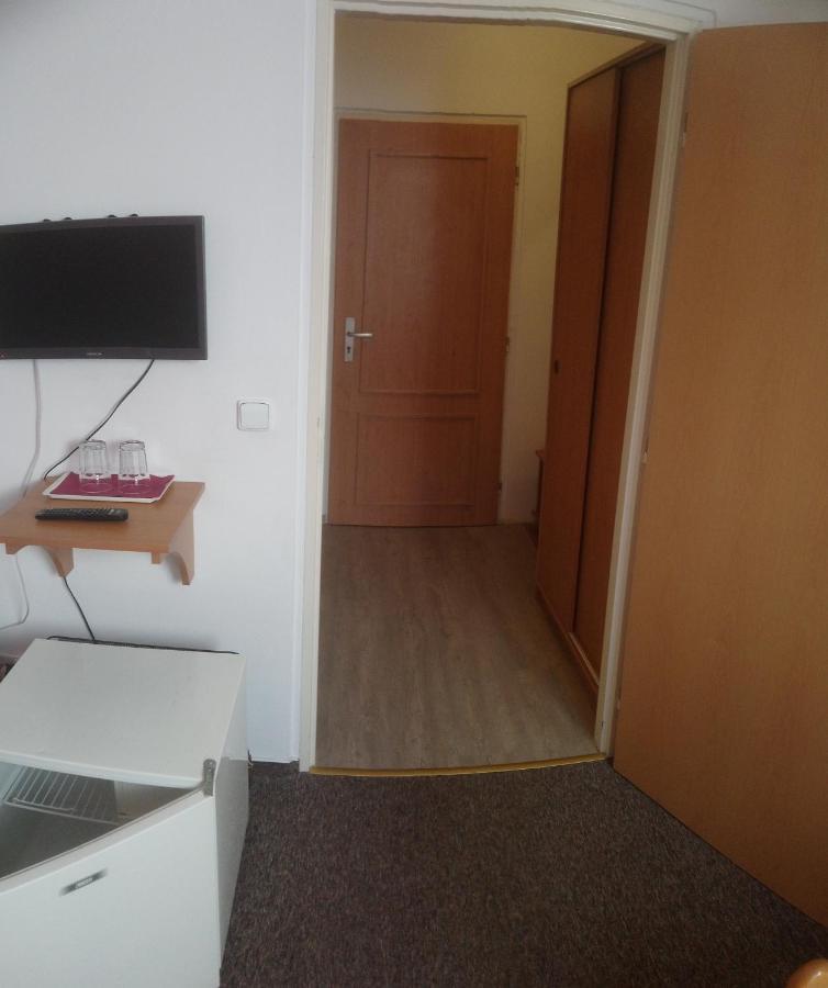 Penzion Mestansky Dum Svoboda nad Upou Bagian luar foto